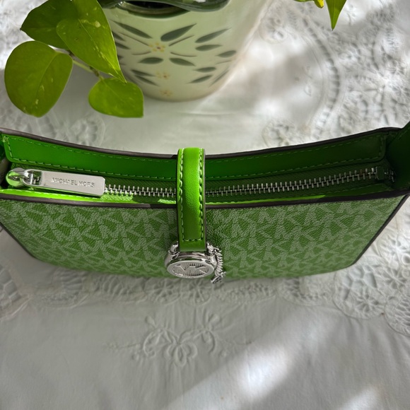 MK Monogram Shoulder Bag NWT  jungle green magnetic closure MK key charm - Picture 6 of 10